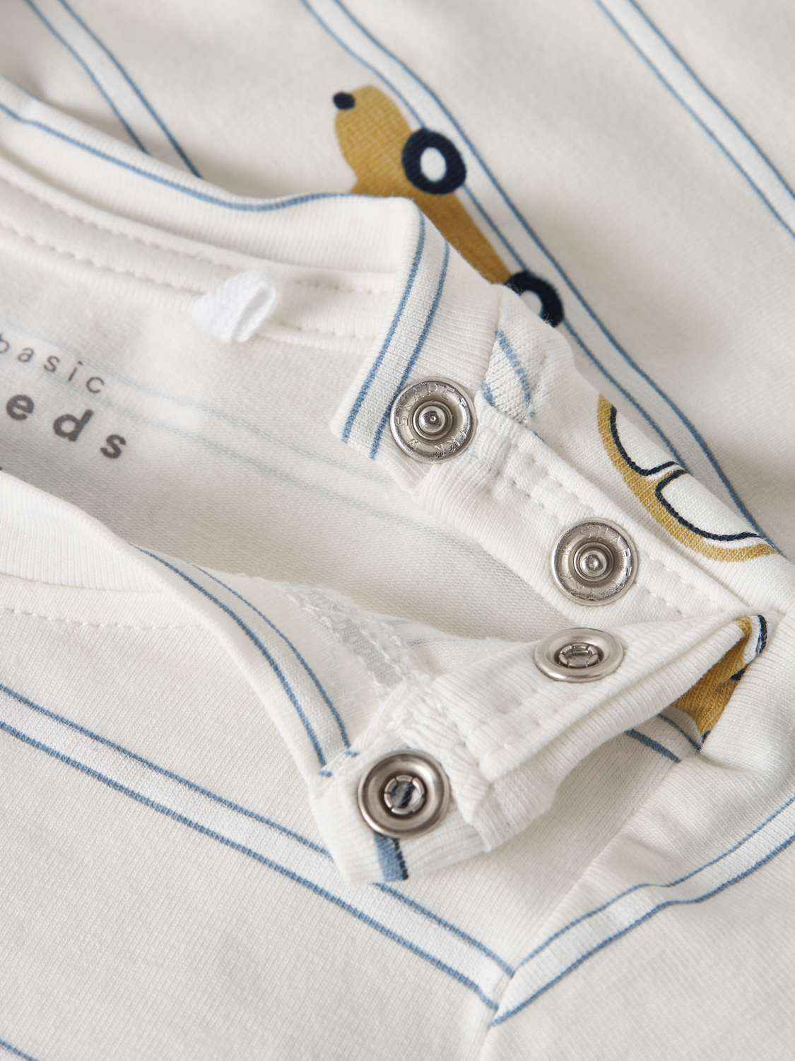 model_shot-front_full